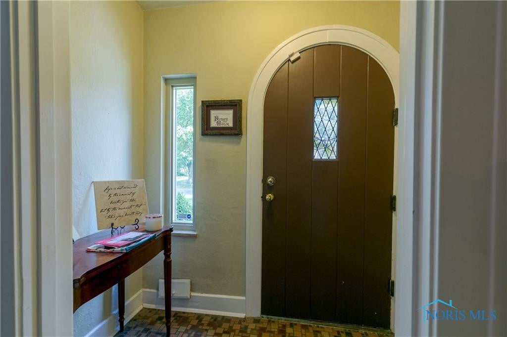 2913 Goddard Road Toledo, OH 43606 - Photo 4 of 36 Gallery Image 4