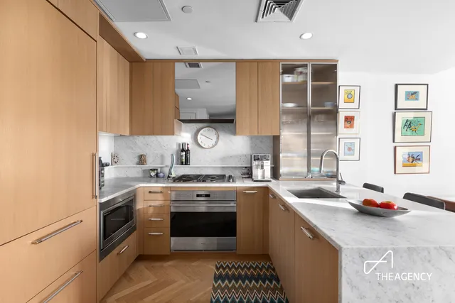 $985,000 | 300 West 122nd Street, Unit 14H | Harlem