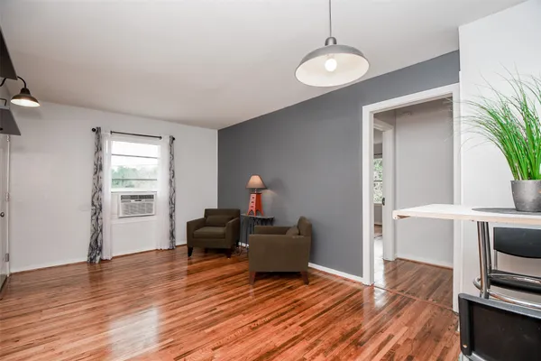 $410,000 | 2824 Dalton Street, Houston, TX 77017