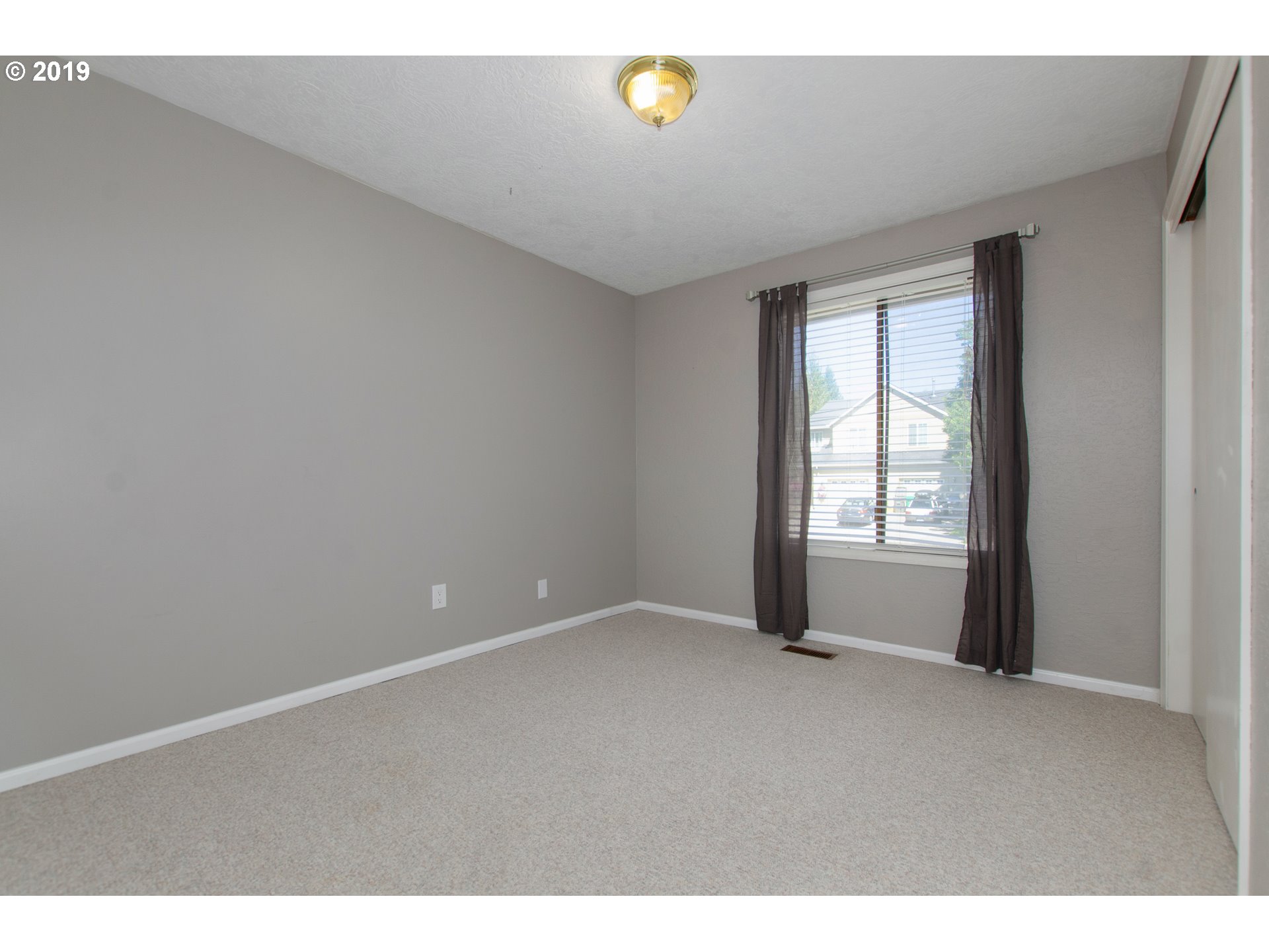 2463 Southeast Barnes Road Gresham, OR 97080 - Photo 11 of 23 Gallery Image 11