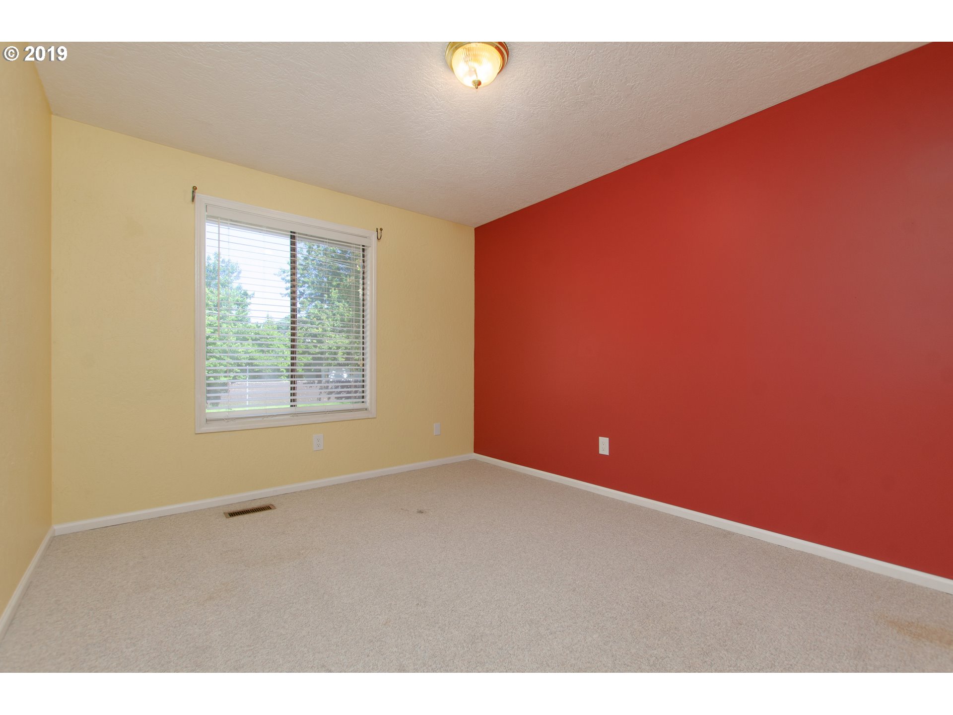 2463 Southeast Barnes Road Gresham, OR 97080 - Photo 12 of 23 Gallery Image 12