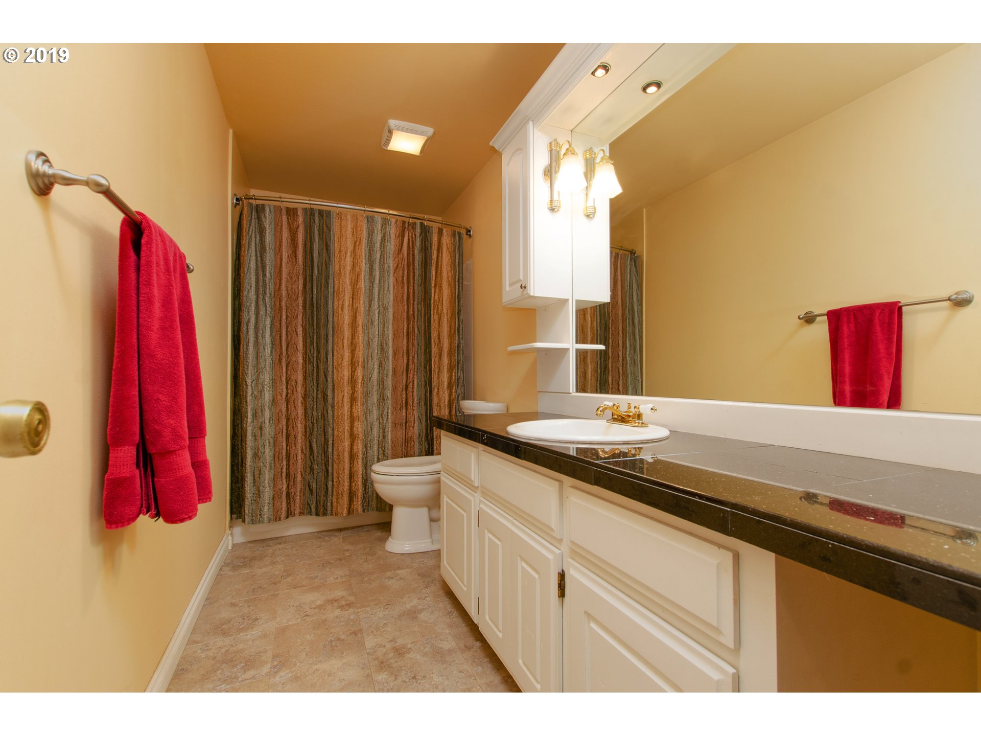 2463 Southeast Barnes Road Gresham, OR 97080 - Photo 13 of 23 Gallery Image 13
