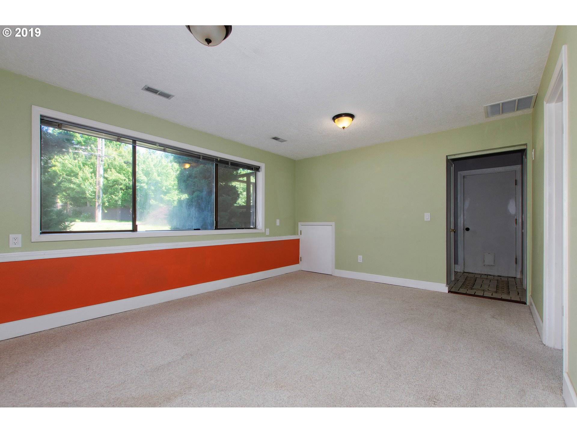 2463 Southeast Barnes Road Gresham, OR 97080 - Photo 15 of 23 Gallery Image 15