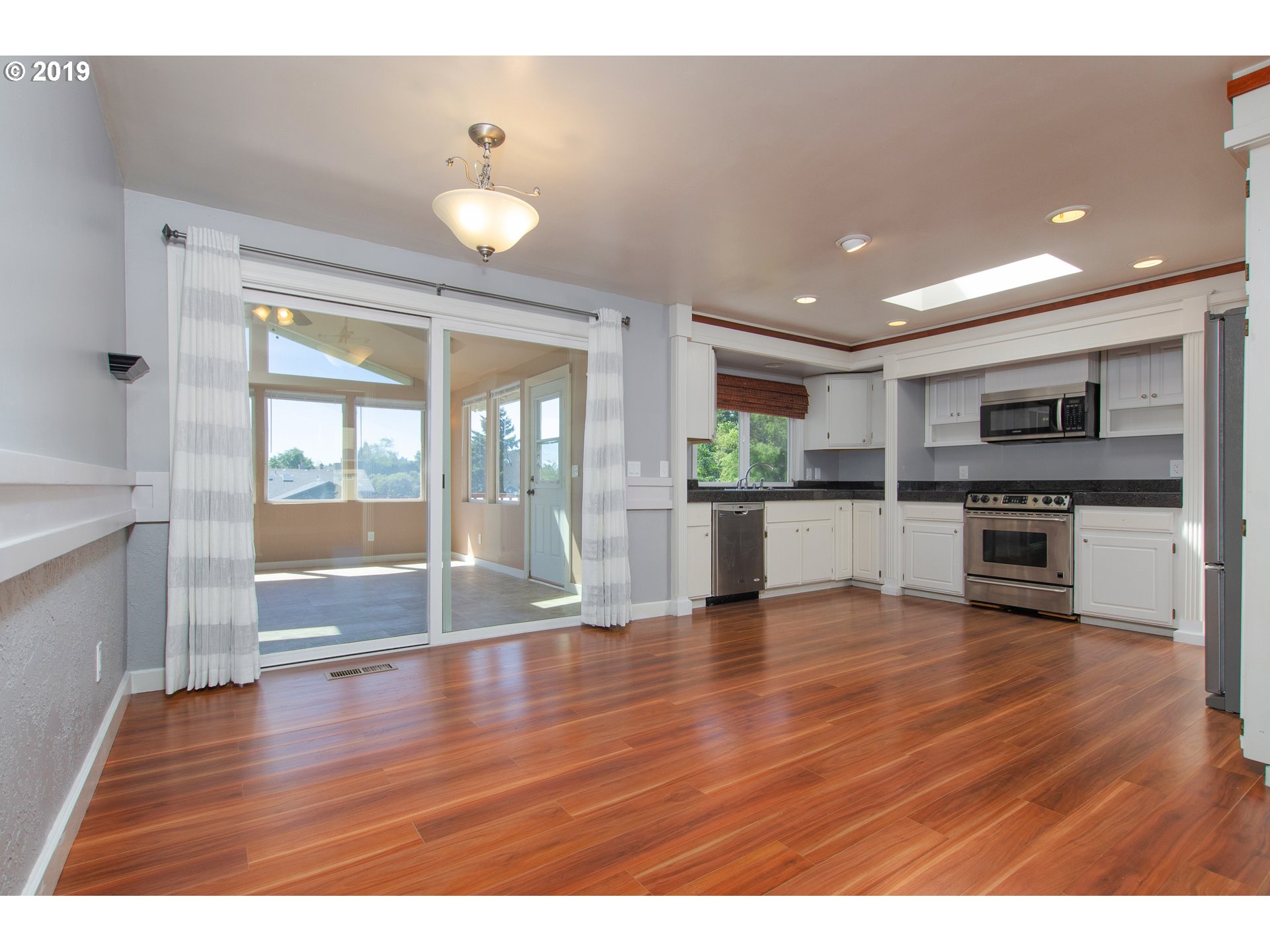 2463 Southeast Barnes Road Gresham, OR 97080 - Photo 5 of 23 Gallery Image 5