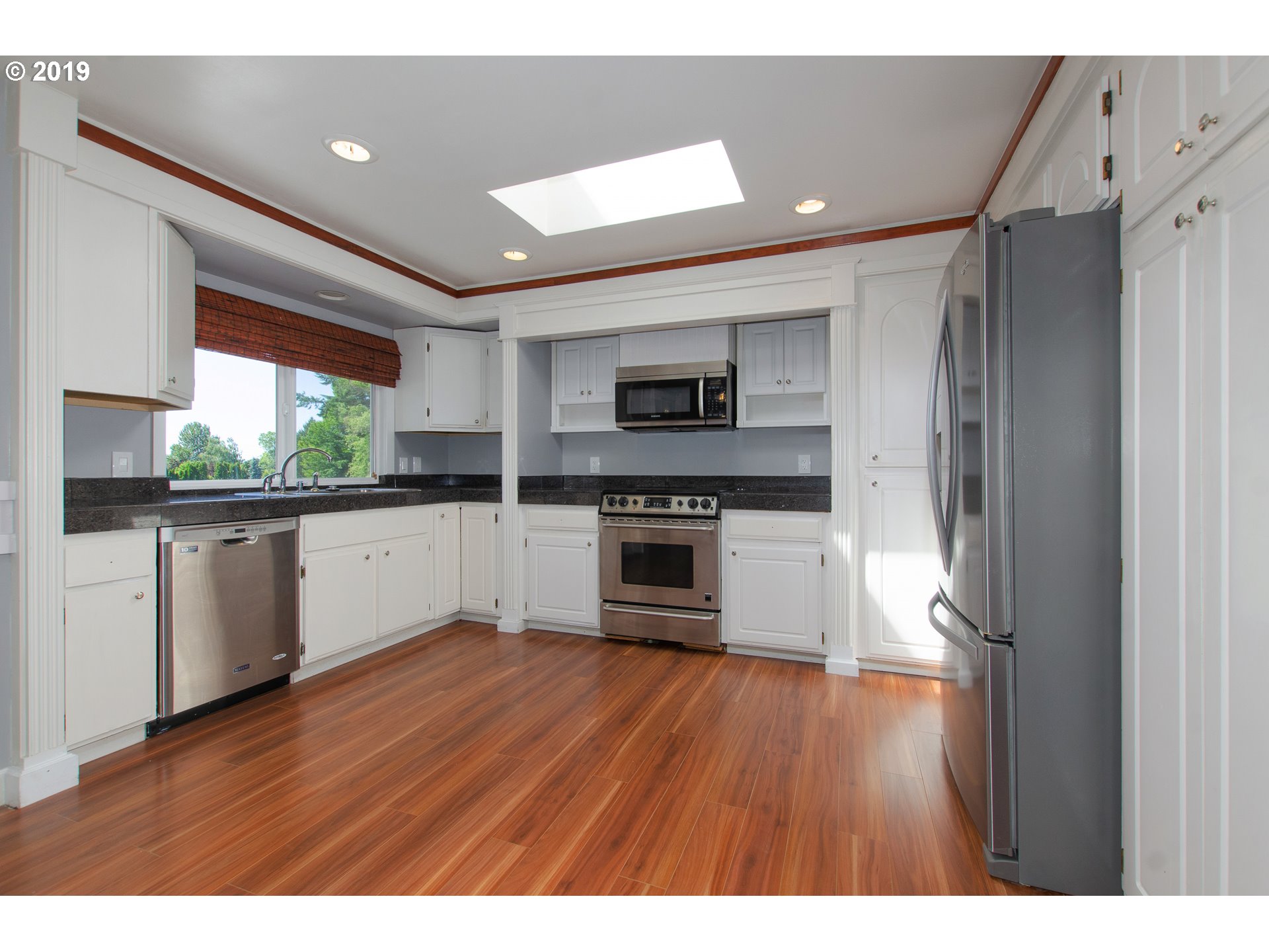 2463 Southeast Barnes Road Gresham, OR 97080 - Photo 6 of 23 Gallery Image 6