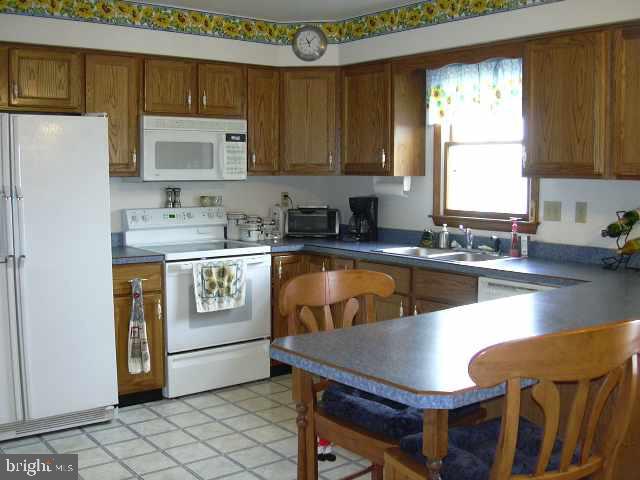 1620 Buckingham Road Harrisburg, PA 17111 - Photo 4 of 9 Gallery Image 4