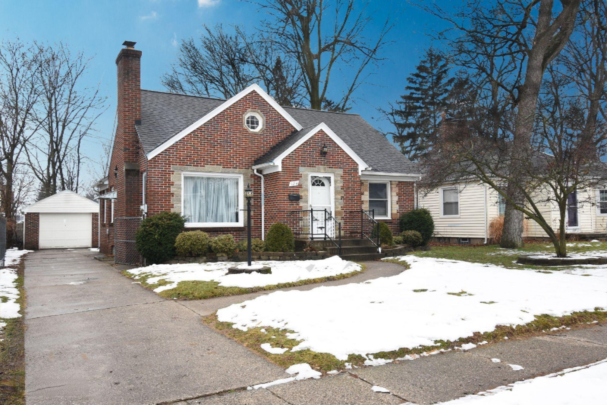 124 Manchester Road Southwest Grand Rapids, MI 49548 - Photo 4 of 28 124 Manchester St. 18