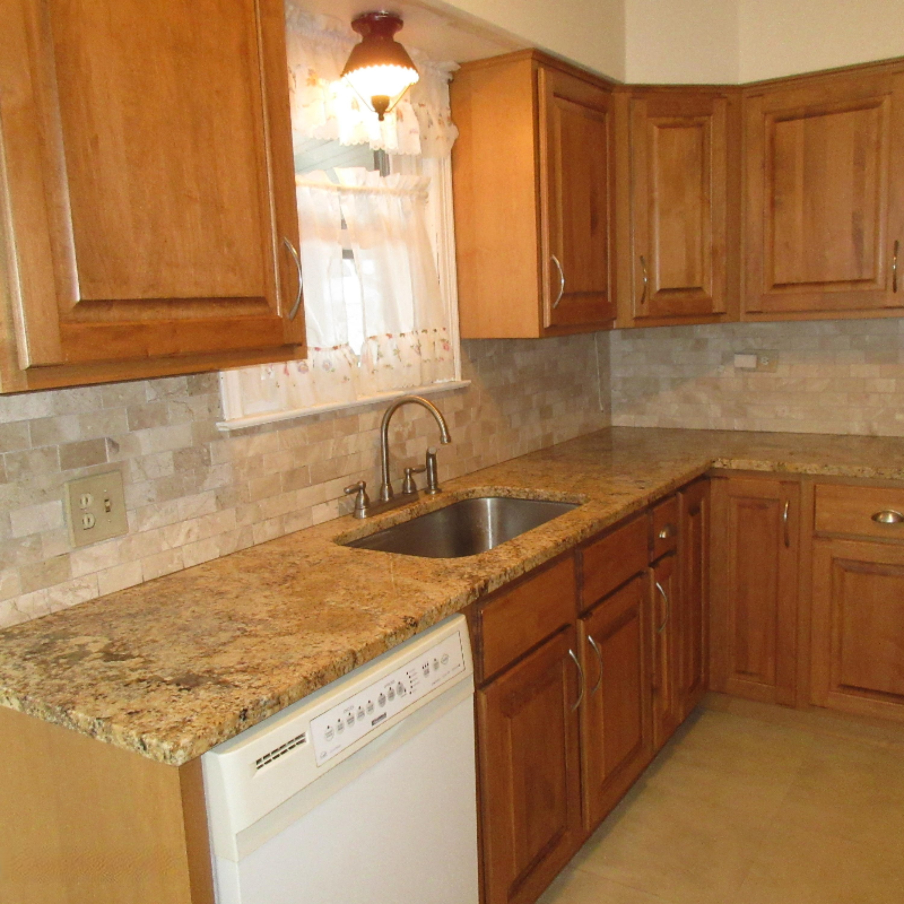 124 Manchester Road Southwest Grand Rapids, MI 49548 - Photo 9 of 28 IMG_2494