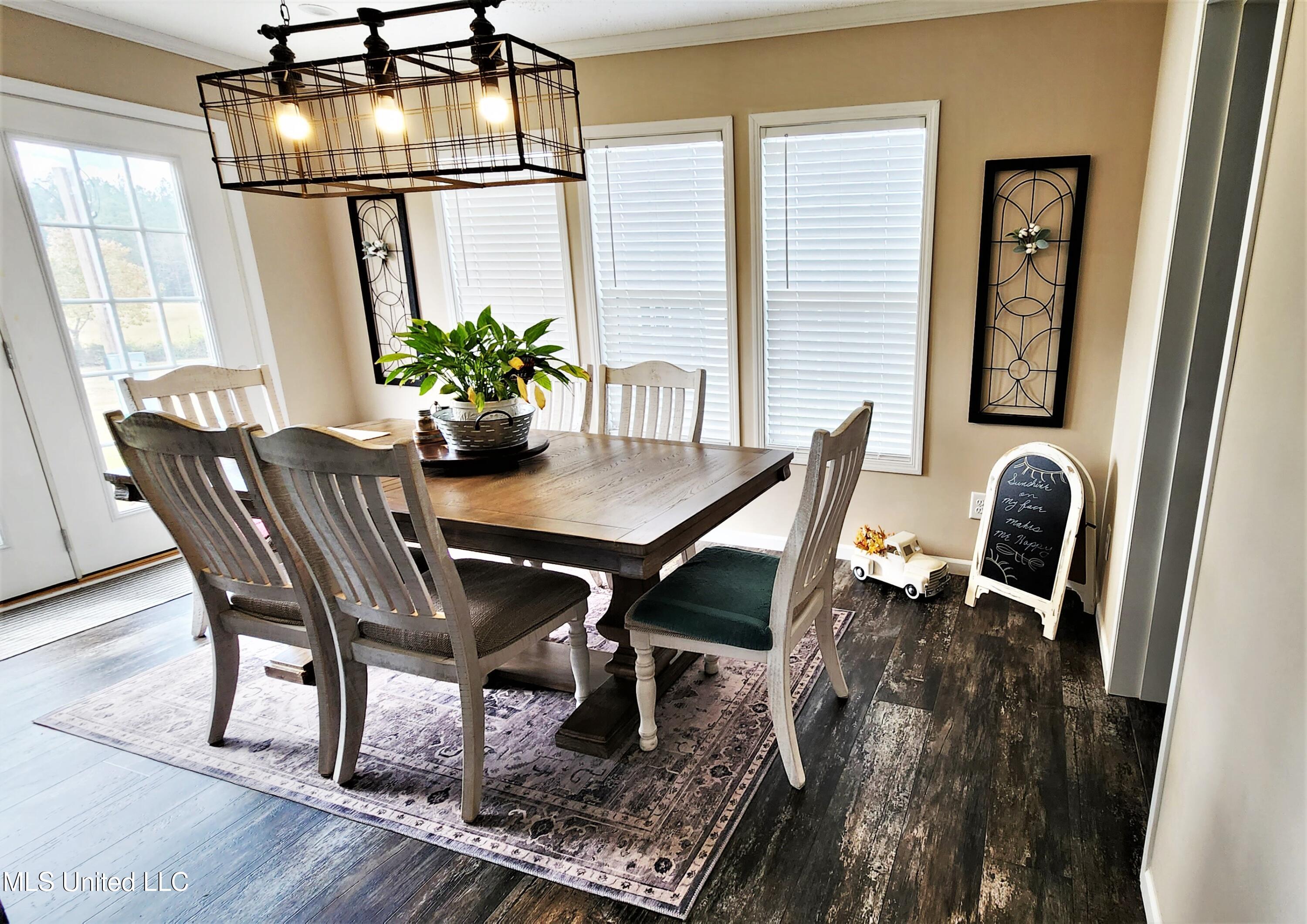 15785 Omas Road Vancleave, MS 39565 - Photo 6 of 20 dining windows