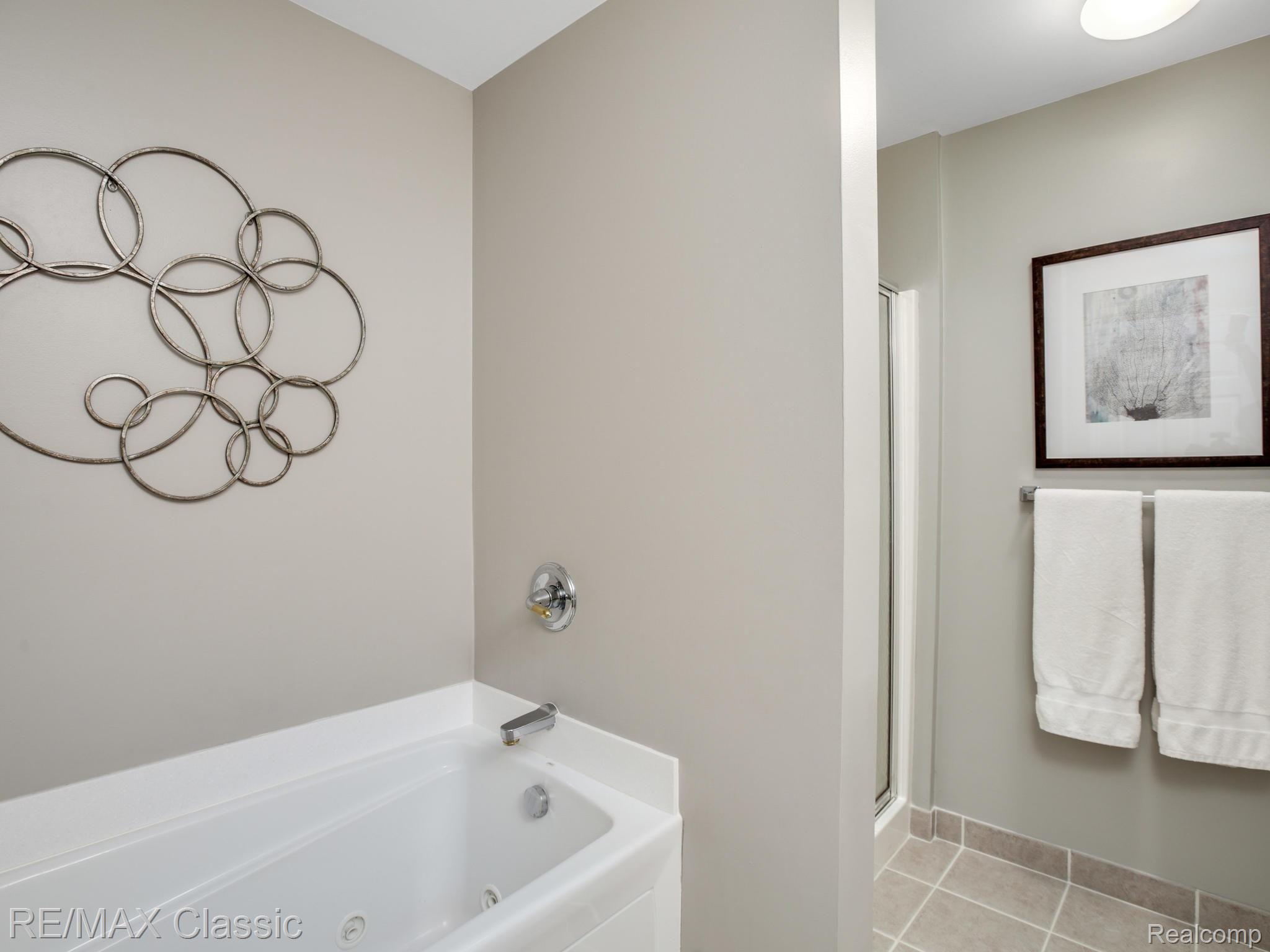 403 Cherry Orchard Road Canton, MI 48188 - Photo 15 of 24 Jetted Tub - Master