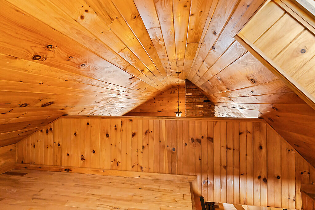 1194 Mercer Road Mercer, ME 04957 - Photo 102 of 124 102_BP5A9877_DxO_mls