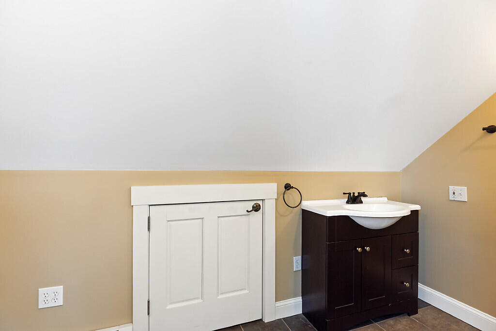 1194 Mercer Road Mercer, ME 04957 - Photo 62 of 124 07_BP5A9577_DxO_mls