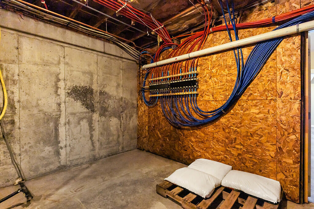 1194 Mercer Road Mercer, ME 04957 - Photo 73 of 124 74_BP5A9793_DxO_mls