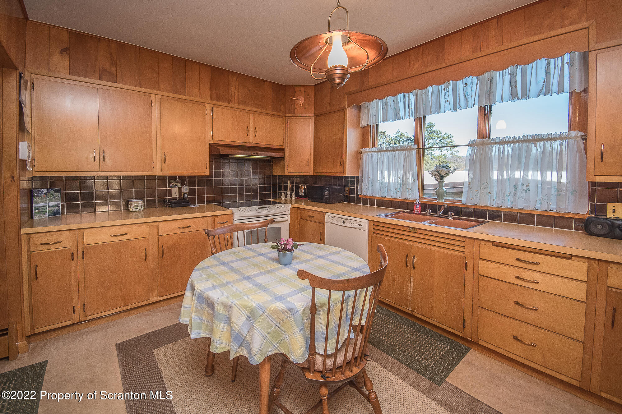 142 Fallbrook Street Carbondale, PA 18407 - Photo 22 of 43