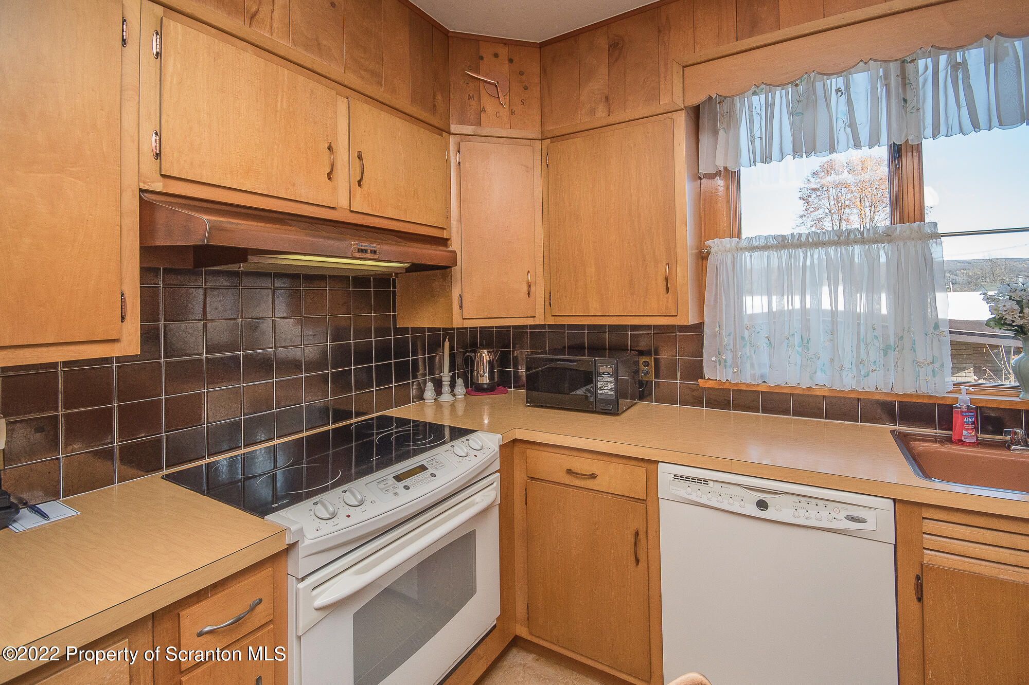 142 Fallbrook Street Carbondale, PA 18407 - Photo 24 of 43