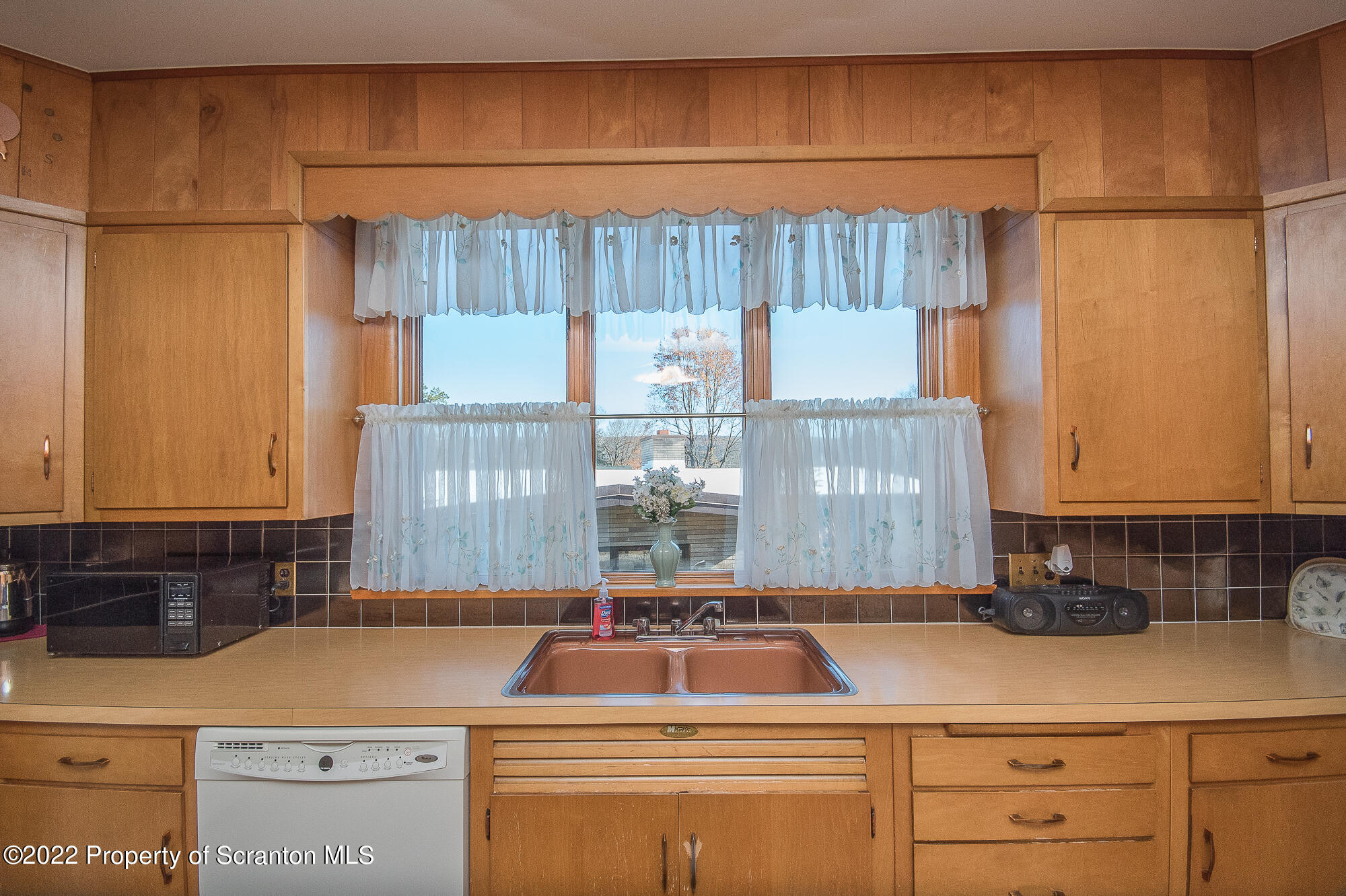 142 Fallbrook Street Carbondale, PA 18407 - Photo 26 of 43