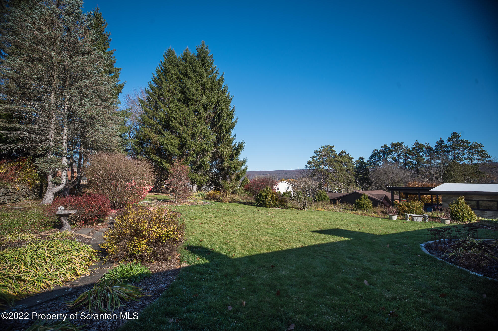 142 Fallbrook Street Carbondale, PA 18407 - Photo 6 of 43
