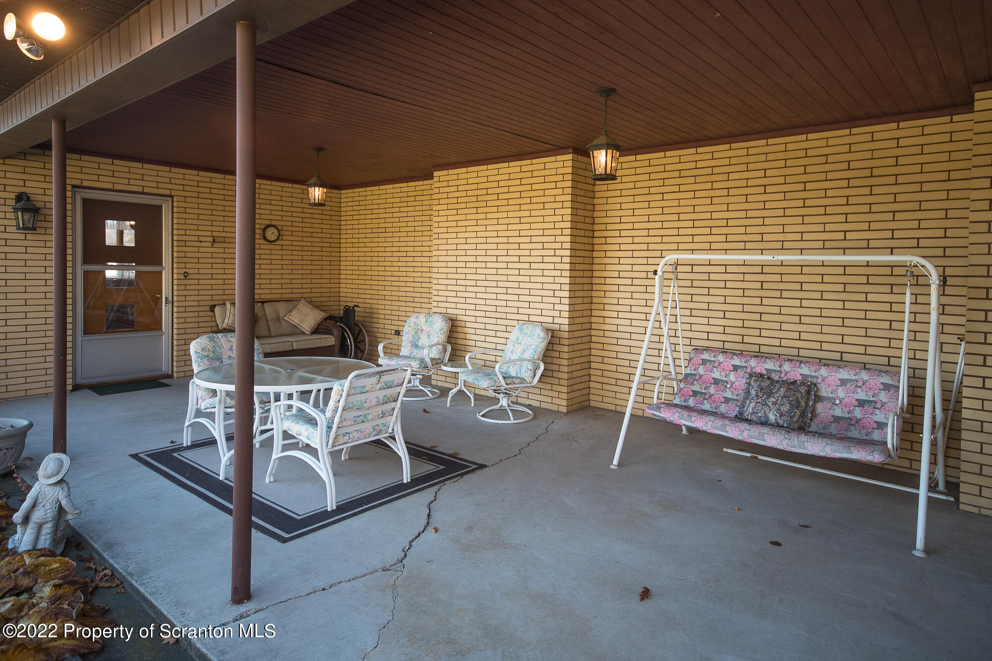 142 Fallbrook Street Carbondale, PA 18407 - Photo 9 of 43