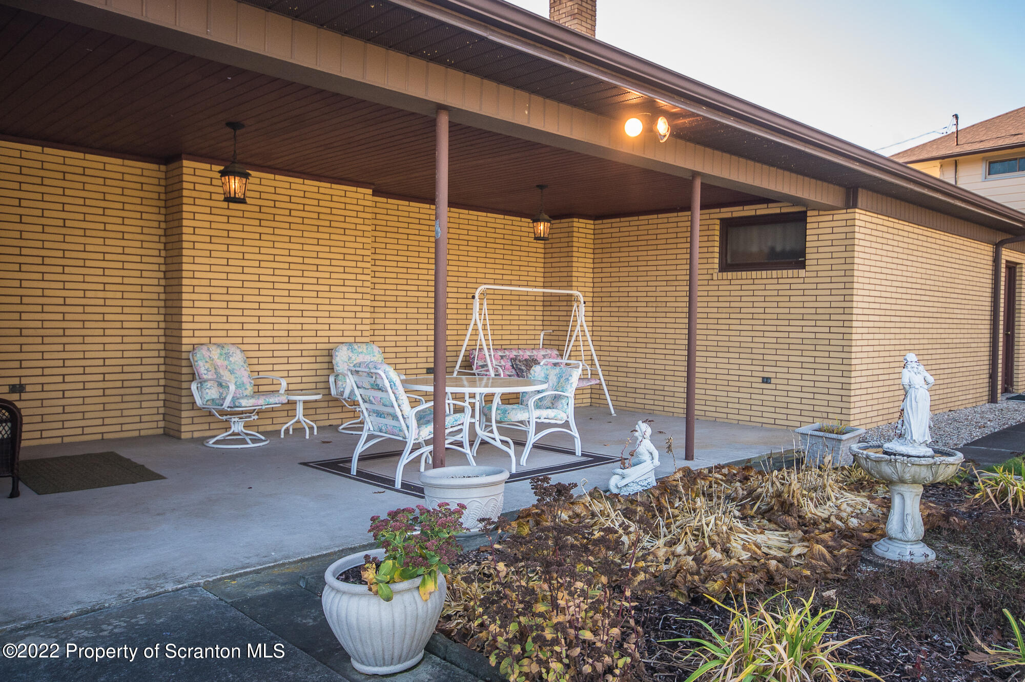 142 Fallbrook Street Carbondale, PA 18407 - Photo 10 of 43