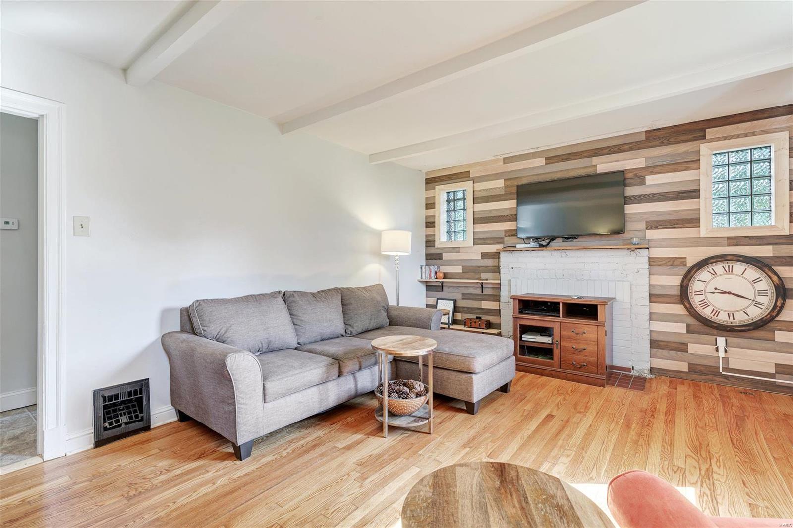 3235 Ringer Road St. Louis, MO 63125 - Photo 13 of 28 Gallery Image 13