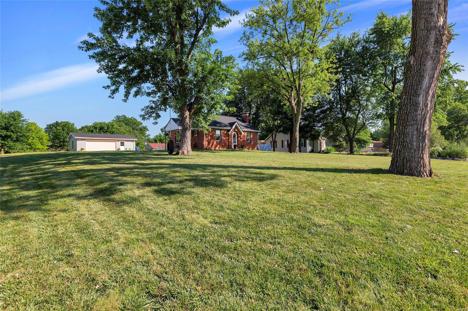 3235 Ringer Road St. Louis, MO 63125 - Photo 3 of 28 Gallery Image 3