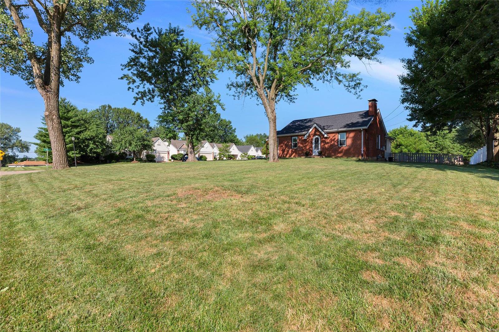 3235 Ringer Road St. Louis, MO 63125 - Photo 5 of 28 Gallery Image 5