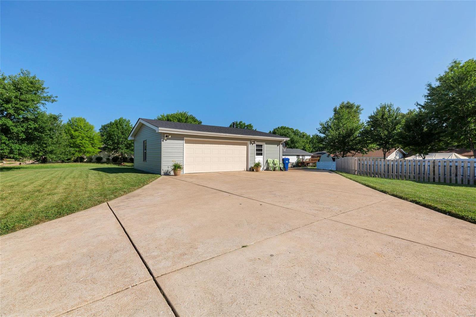 3235 Ringer Road St. Louis, MO 63125 - Photo 7 of 28 Gallery Image 7