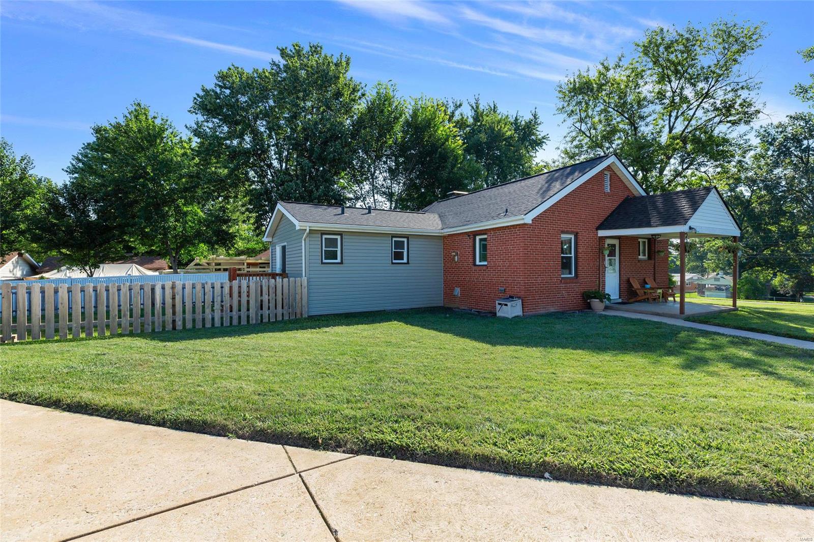 3235 Ringer Road St. Louis, MO 63125 - Photo 8 of 28 Gallery Image 8