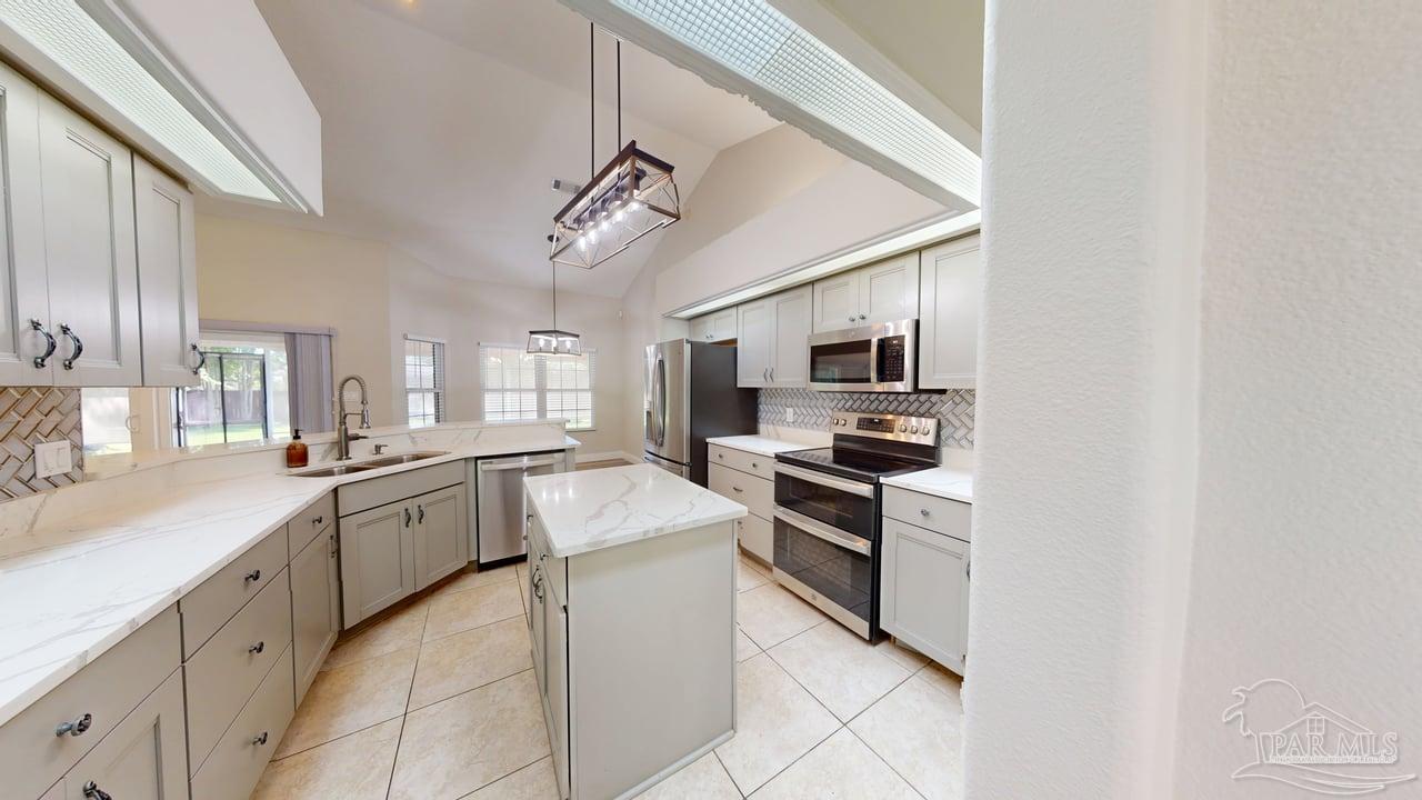 10111 Bristol Park Road Cantonment, FL 32533 - Photo 9 of 72