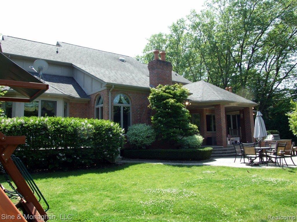 226 Touraine Road Grosse Pointe, MI 48236 - Photo 22 of 25 Rear View.JPG
