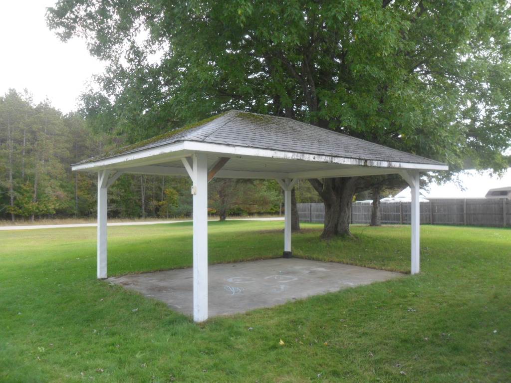 9746 South 13 Road Cadillac, MI 49601 - Photo 7 of 18 1807622-6.JPG