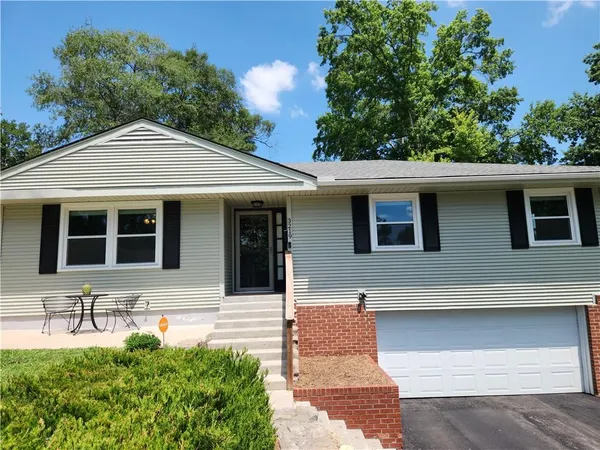 $284,900 | 3219 Vest Street, Independence, MO 64055