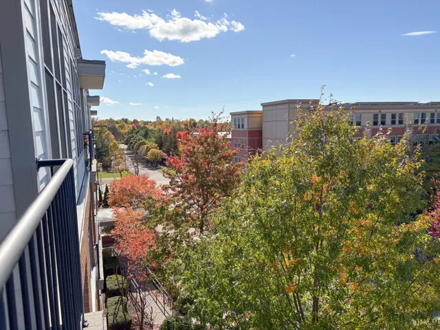 $2,600 | 410 Farrell Street, Unit 415, South Burlington, VT 05403