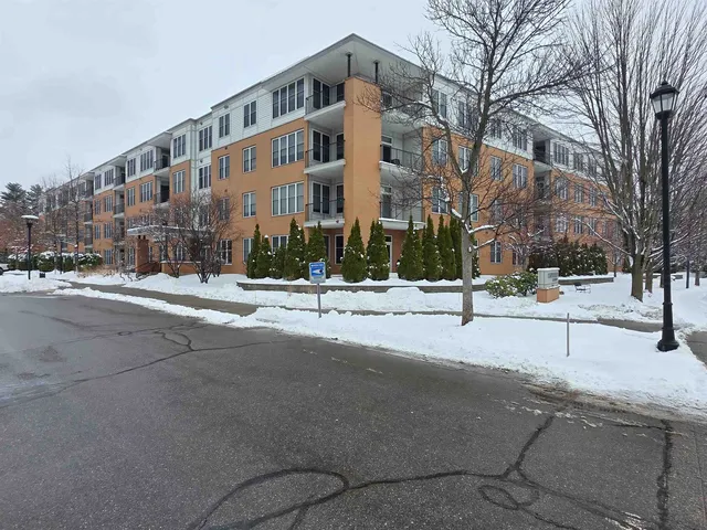 $2,600 | 410 Farrell Street, Unit 415, South Burlington, VT 05403
