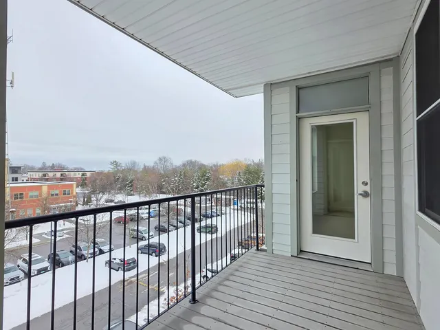 $2,600 | 410 Farrell Street, Unit 415, South Burlington, VT 05403
