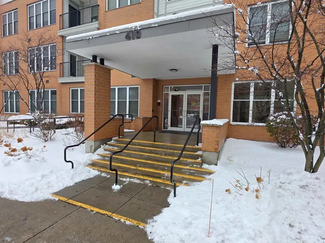 $2,600 | 410 Farrell Street, Unit 415, South Burlington, VT 05403