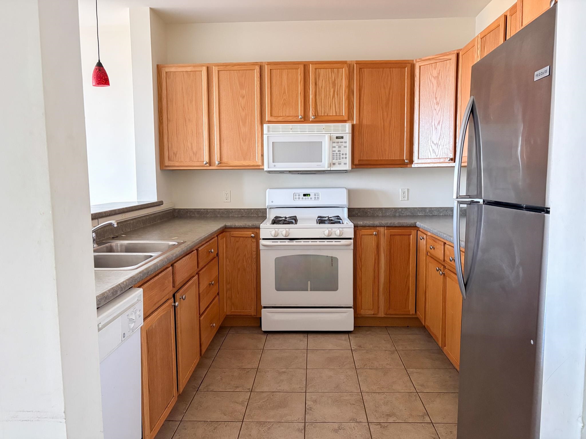 410 Farrell Street, Unit 415 South Burlington, VT 05403 - Photo 5 of 22