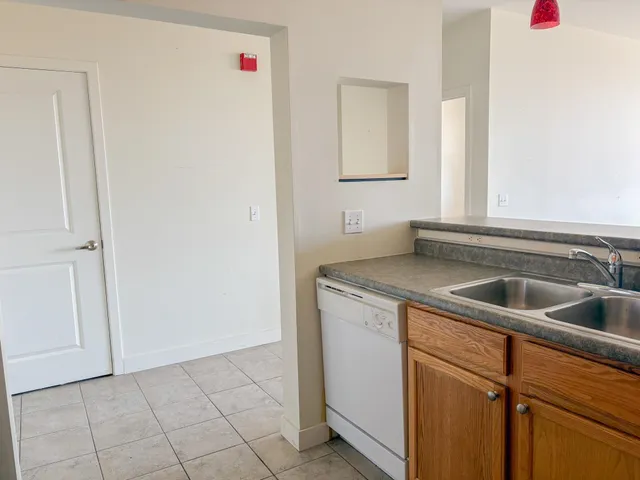 $2,600 | 410 Farrell Street, Unit 415, South Burlington, VT 05403