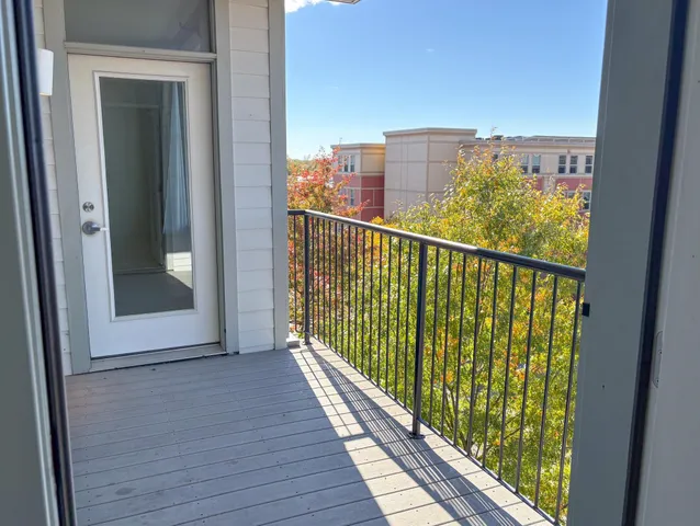 $2,600 | 410 Farrell Street, Unit 415, South Burlington, VT 05403