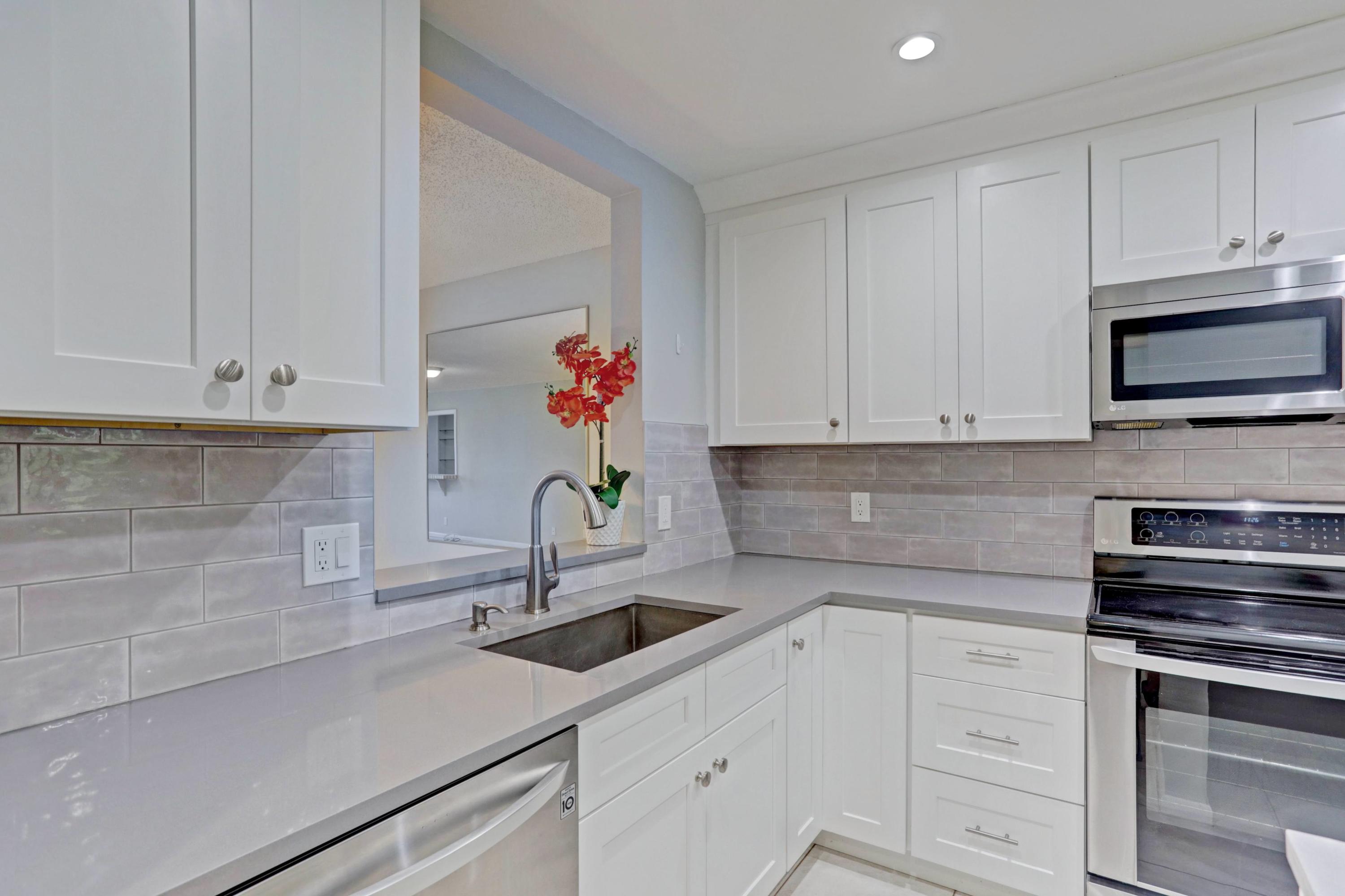 3011 Southwest 21st Terrace, Unit 382A Delray Beach, FL 33445 - Photo 21 of 42 21_kitchen 2