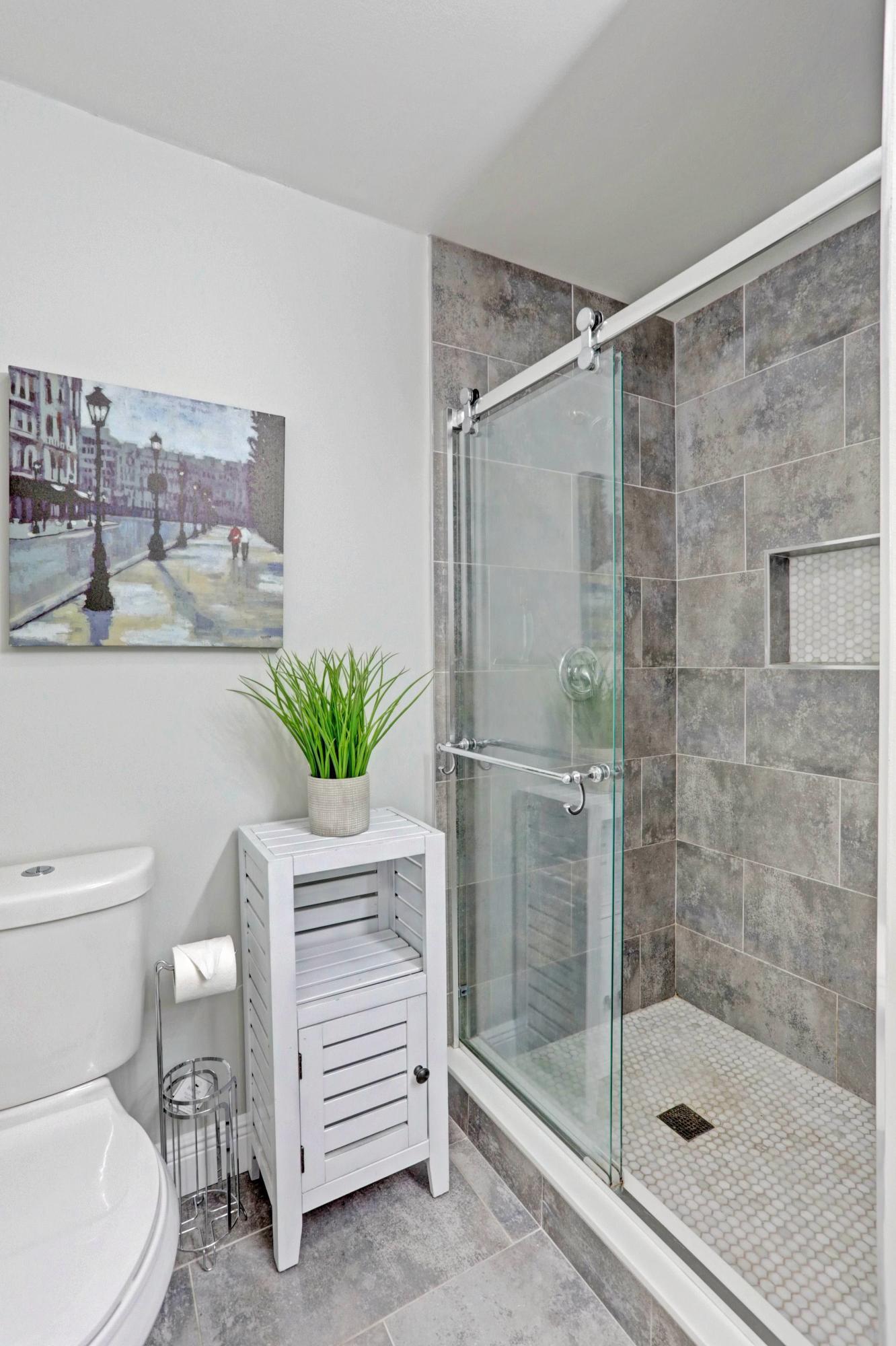 3011 Southwest 21st Terrace, Unit 382A Delray Beach, FL 33445 - Photo 32 of 42 32_guest bathroom 4