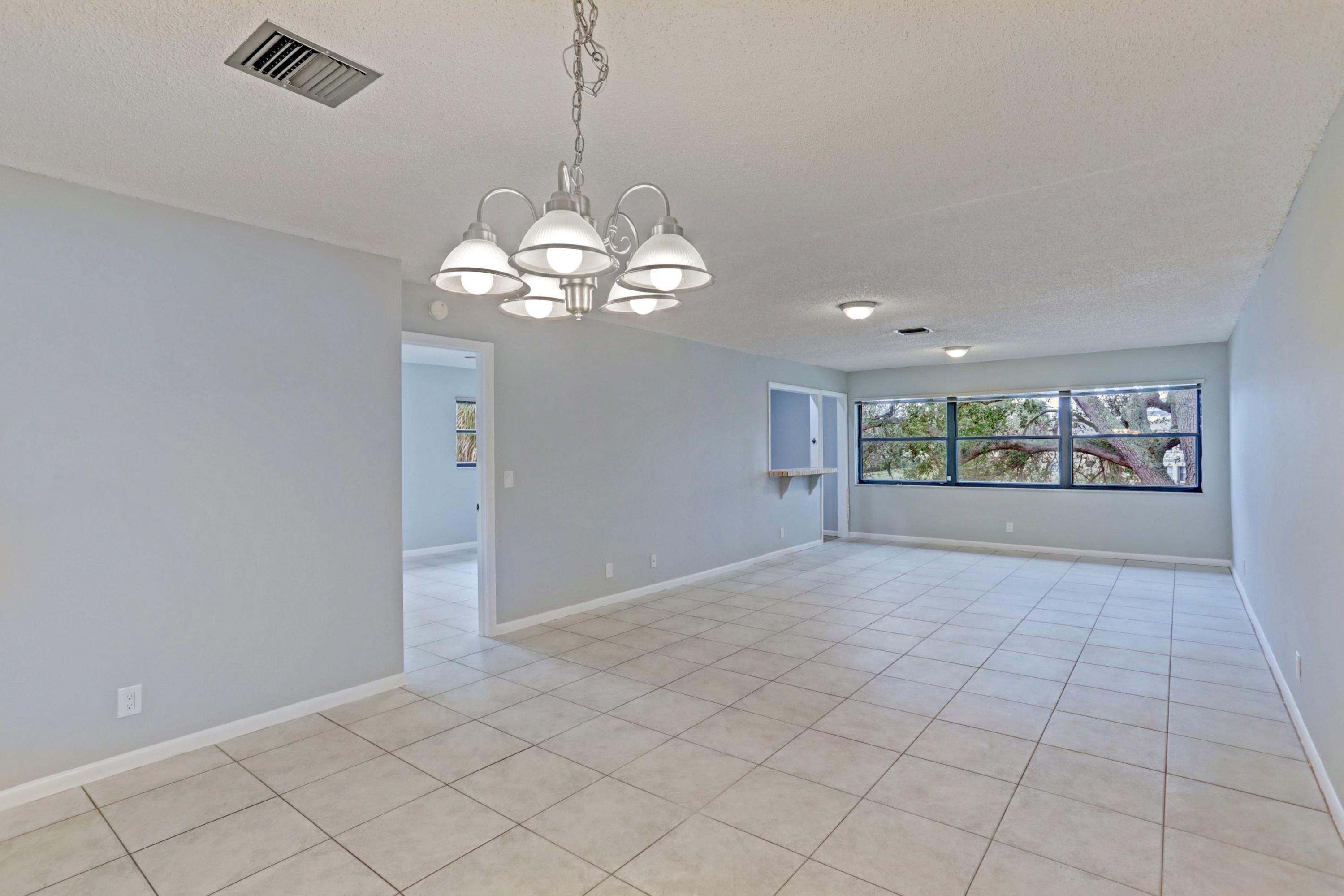 3011 Southwest 21st Terrace, Unit 382A Delray Beach, FL 33445 - Photo 10 of 42 10_dining room 4