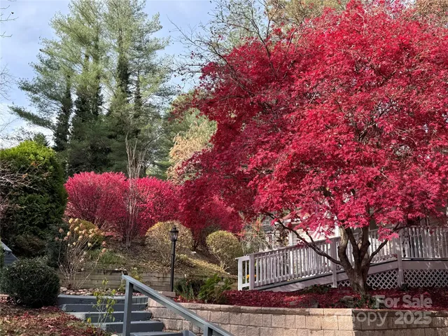 $449,900 | 204 Pine Berry Circle, Hendersonville, NC 28739