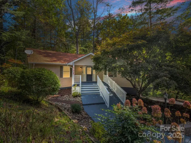$449,900 | 204 Pine Berry Circle, Hendersonville, NC 28739