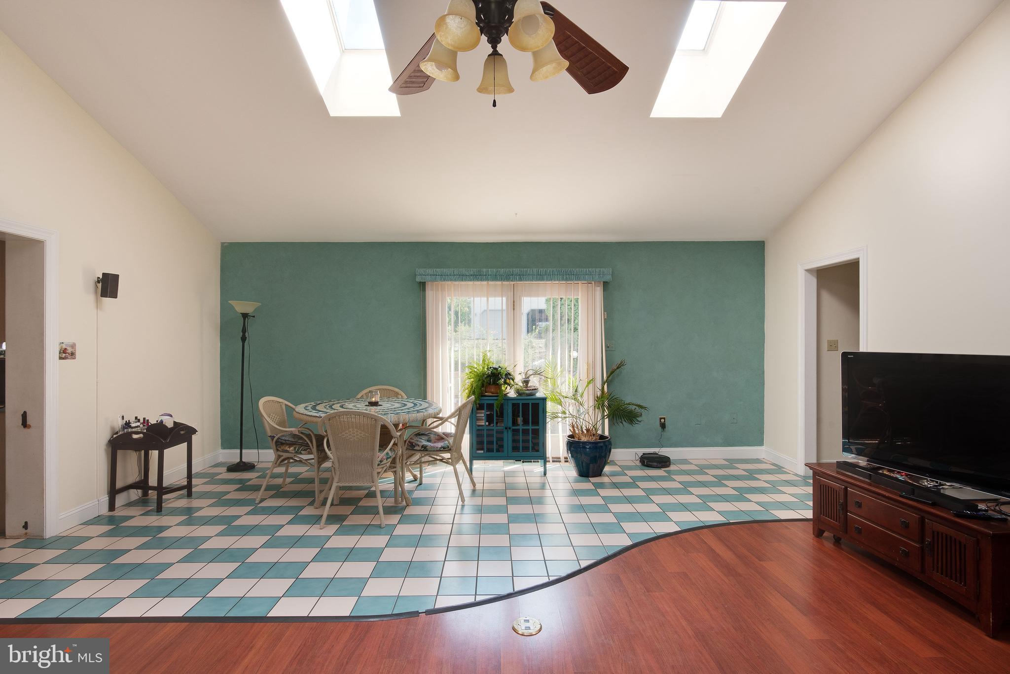 2 Tully Lane Reading, PA 19601 - Photo 8 of 32 Great room
