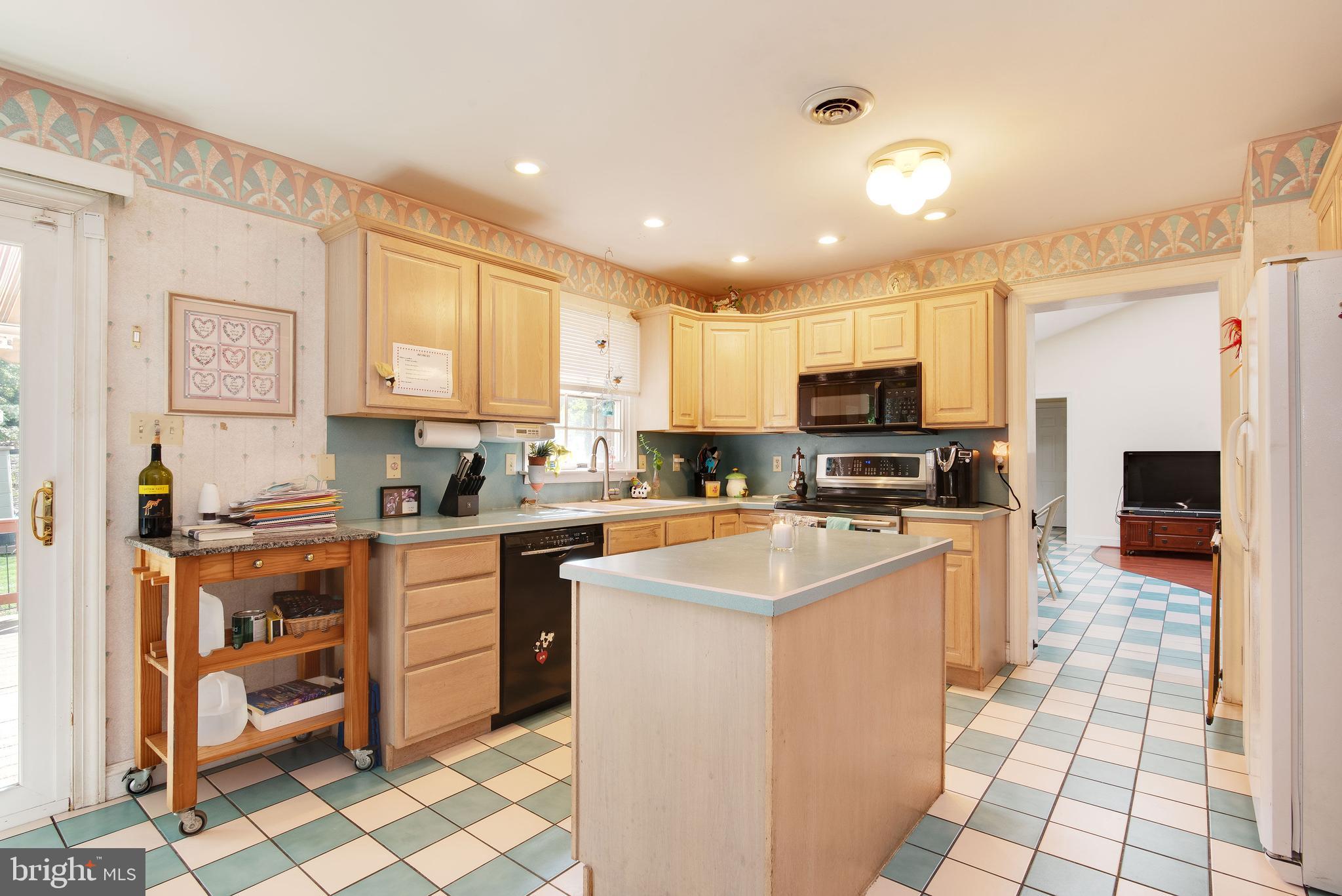 2 Tully Lane Reading, PA 19601 - Photo 10 of 32 Kitchen