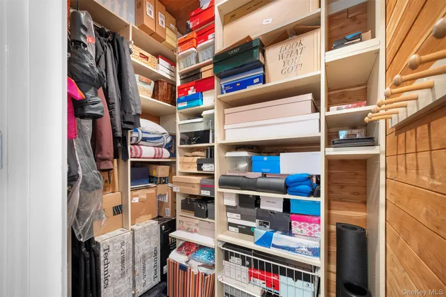 $289,000 | 29 West Mill Drive, Unit 10A, Great Neck, NY 11021