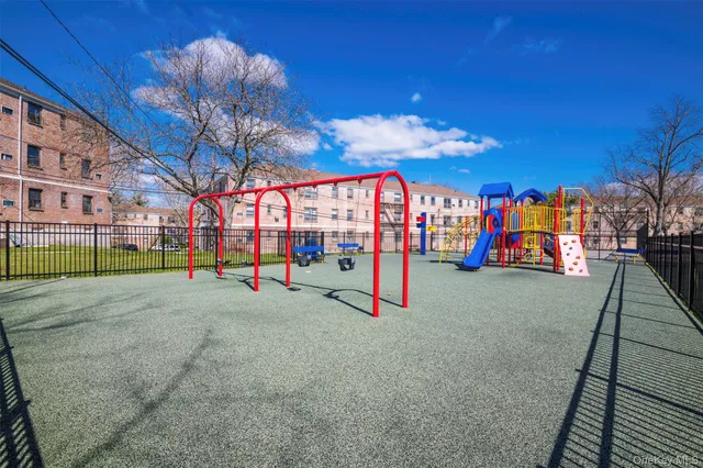 $289,000 | 29 West Mill Drive, Unit 10A, Great Neck, NY 11021