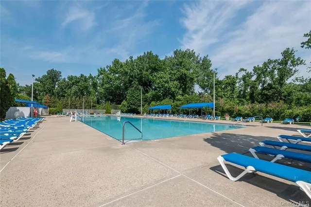 $289,000 | 29 West Mill Drive, Unit 10A, Great Neck, NY 11021