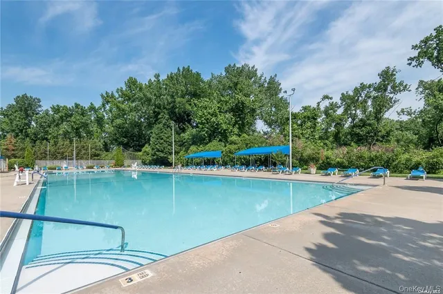 $289,000 | 29 West Mill Drive, Unit 10A, Great Neck, NY 11021